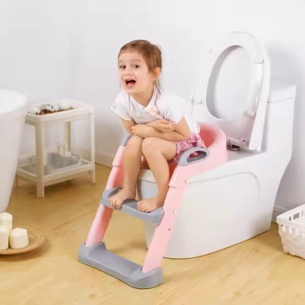 ASIENTO DE ENTRENAMIENTO CON ESCALERA PARA NIÑOS - HOGAR