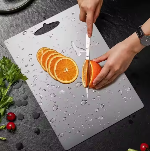 COMBO TABLA DE PICAR ACERO INOXIDABLE + AFILADOR DE CUCHILLOS - HOGAR
