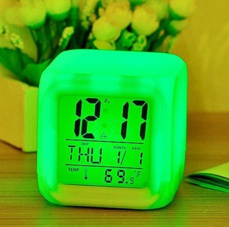 Reloj despertador en forma de Cubo- Hogar