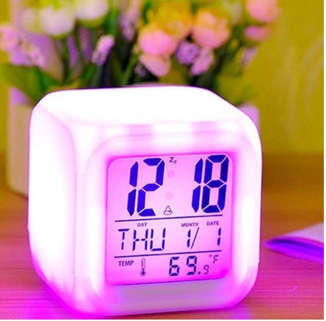 Reloj despertador en forma de Cubo- Hogar